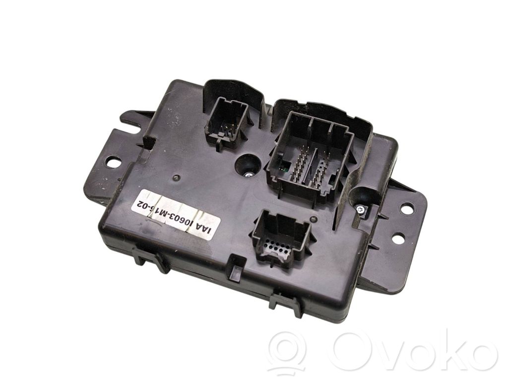 Chrysler Pacifica Air conditioning/heating control unit 