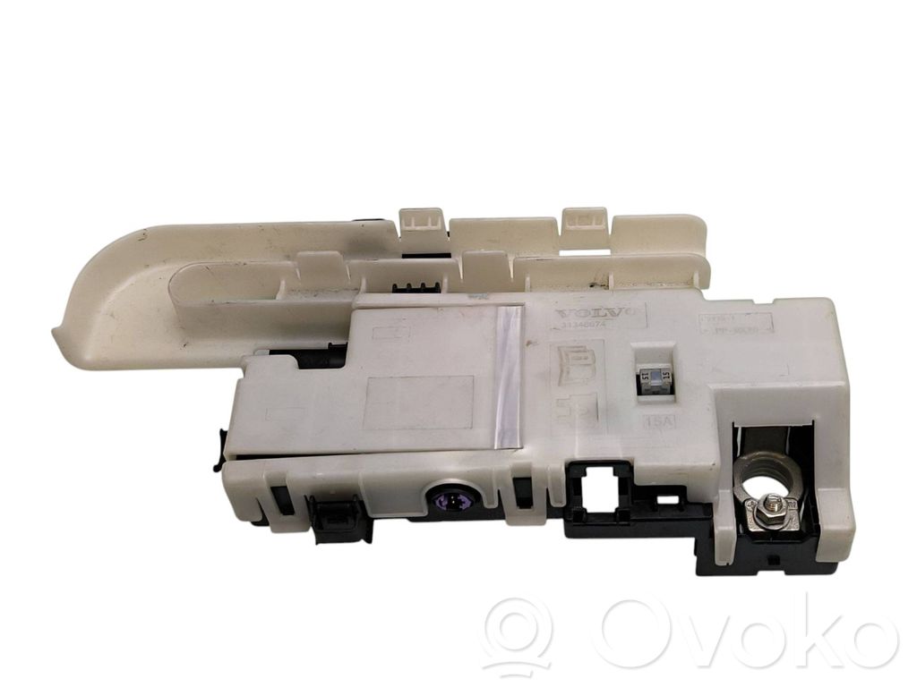 Volvo XC90 Akun rele-sulake 