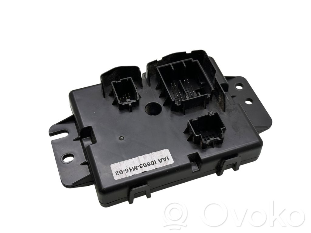 Chrysler Pacifica Air conditioning/heating control unit 
