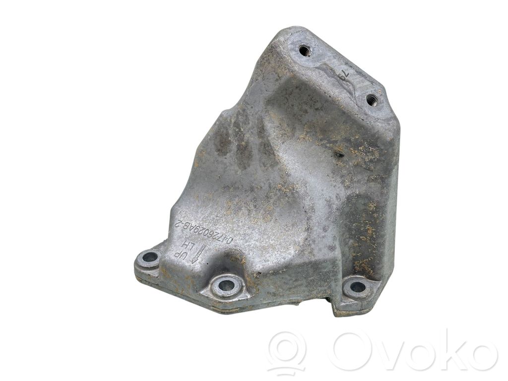 Engine mounting bracket   04726029AB