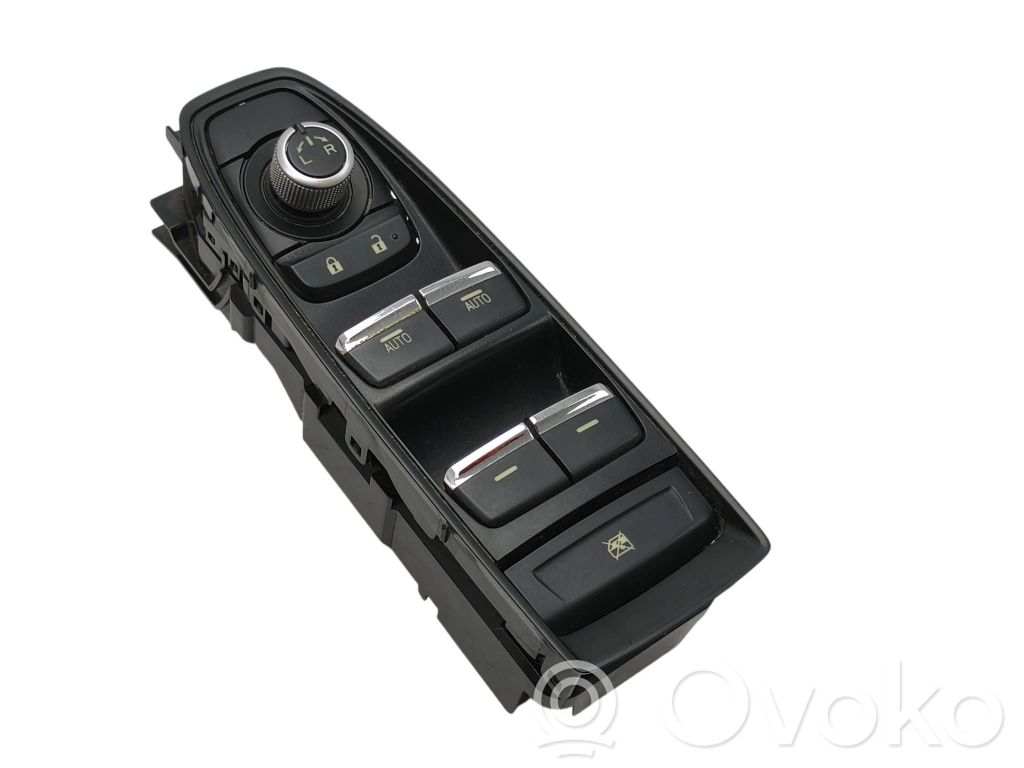 Subaru Forester SK Electric window control switch 