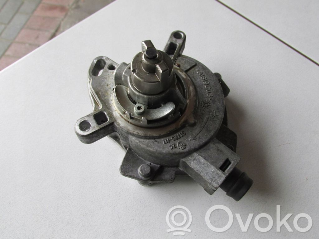 Ford Focus Vacuum pump 