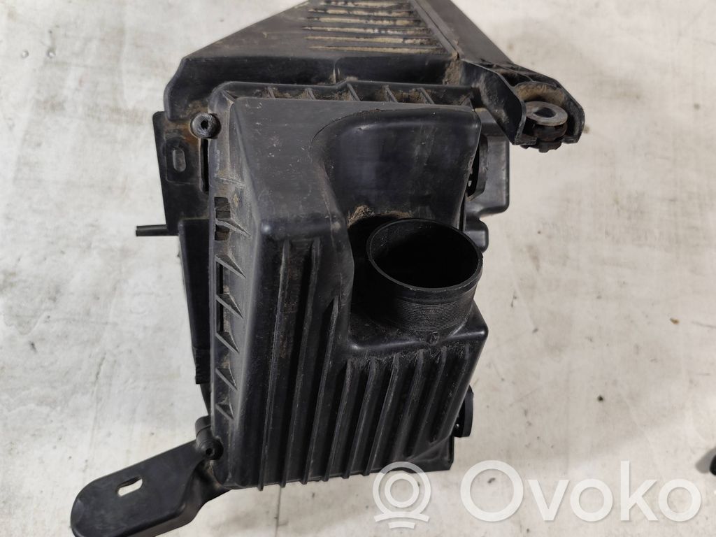 Renault Twingo III Air filter box 