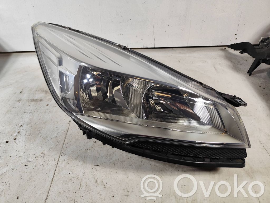 Ford Kuga II Phare frontale 
