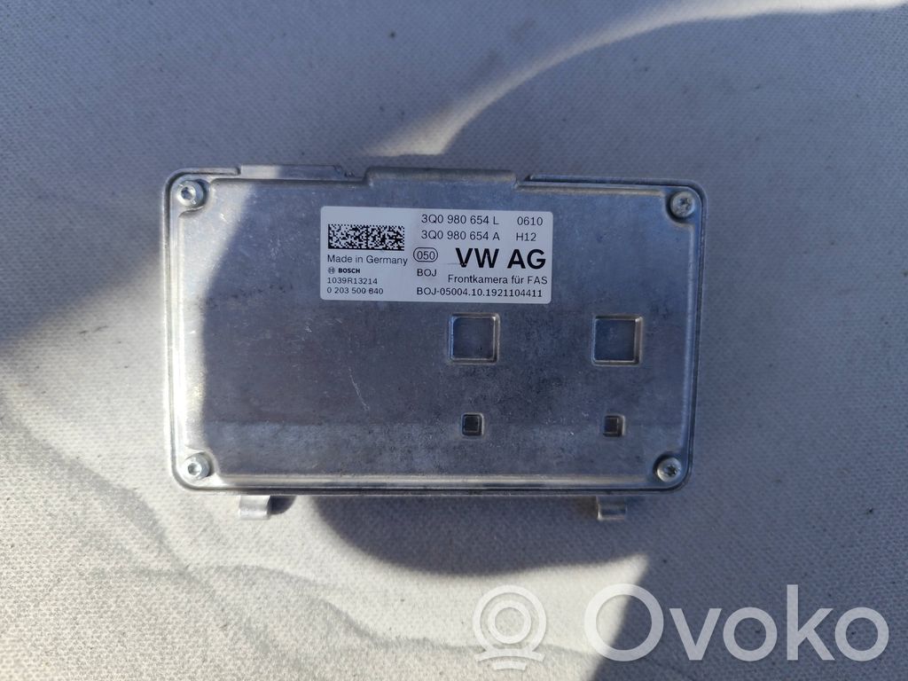 Volkswagen Tiguan Windshield/windscreen camera 