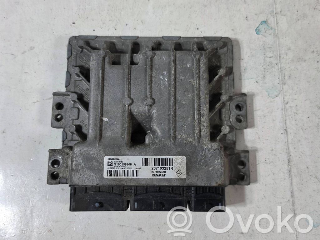 Renault Megane III Engine control unit/module 