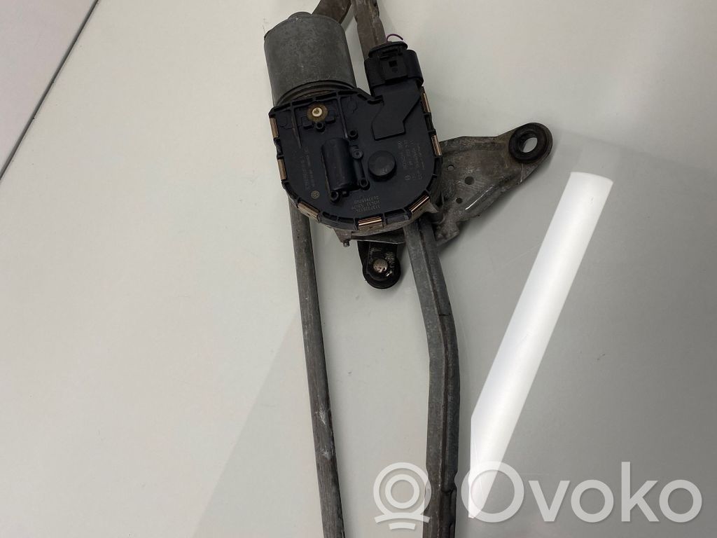 Volkswagen PASSAT B6 Front wiper linkage and motor 