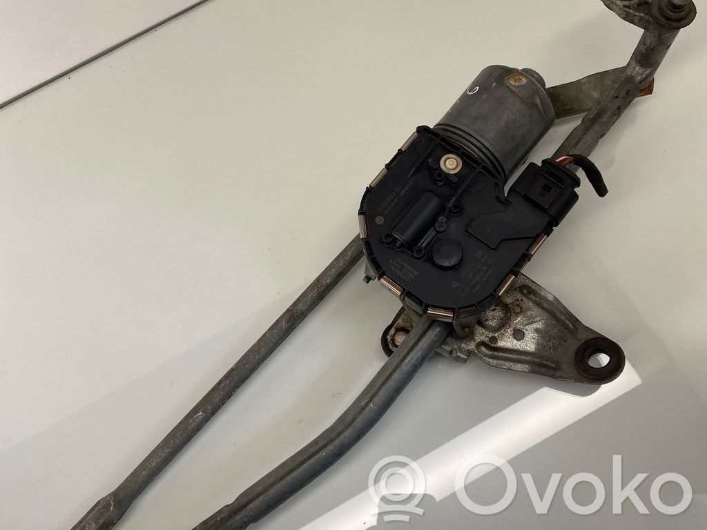 Volkswagen PASSAT B6 Front wiper linkage and motor 
