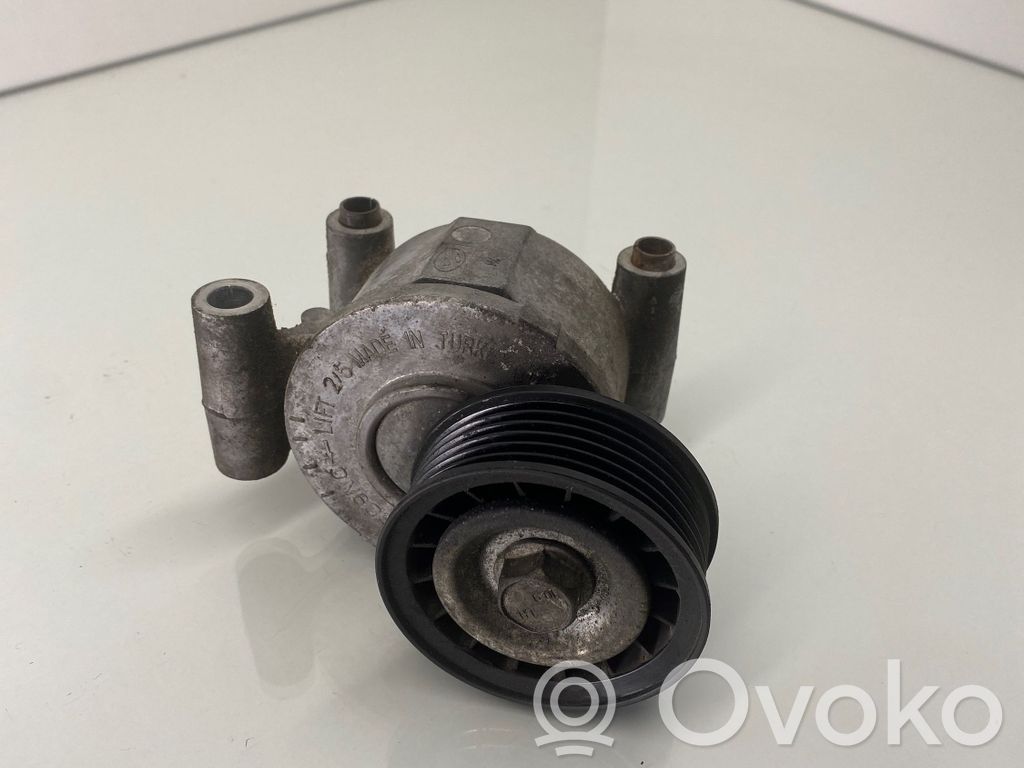 Volvo V50 Generaattorin/laturin hihnankiristin 