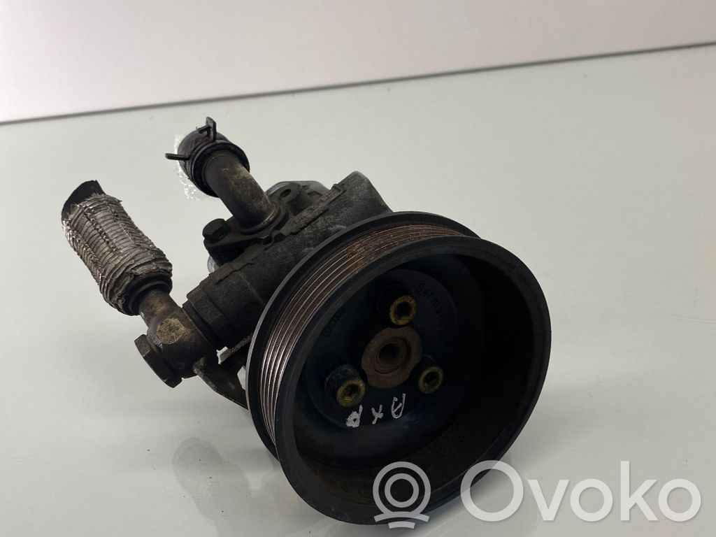 Volkswagen Golf IV Power steering pump 
