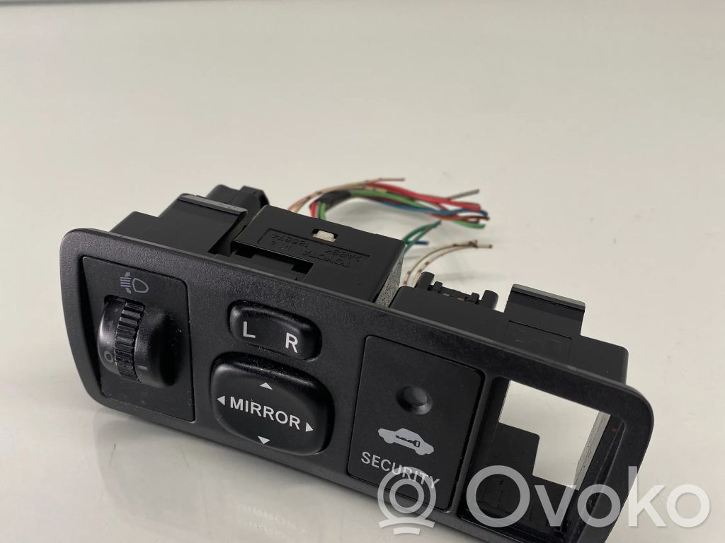 Wing mirror switch   183574,777665