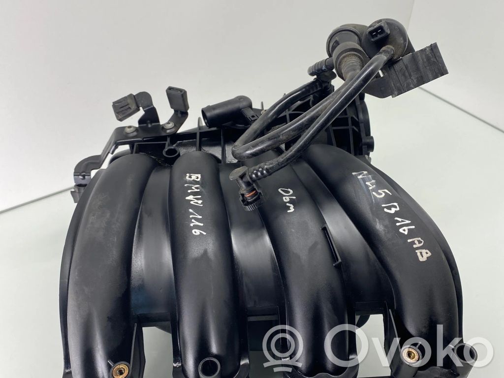 BMW 1 E81 E87 Intake manifold 