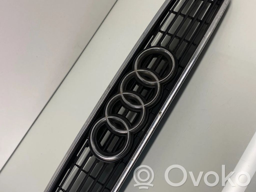 Audi A4 S4 B5 8D Front grill 