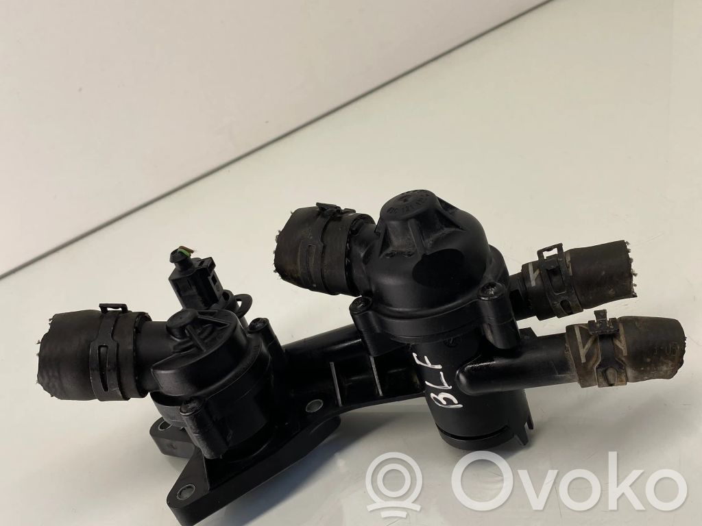 Volkswagen Golf V Termostat / Obudowa termostatu 