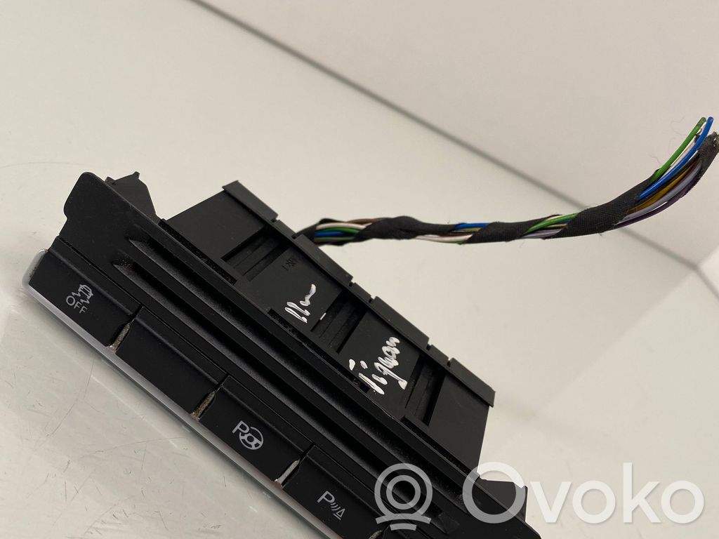 Volkswagen Tiguan A set of switches 
