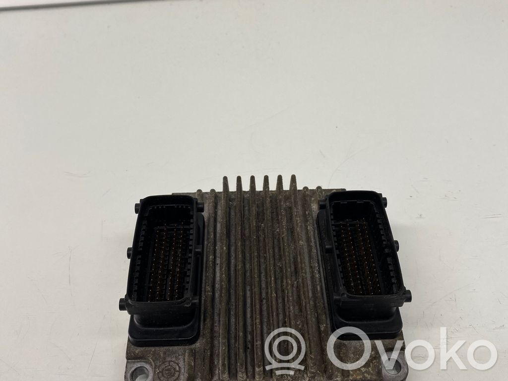 Opel Zafira B Engine control unit/module 