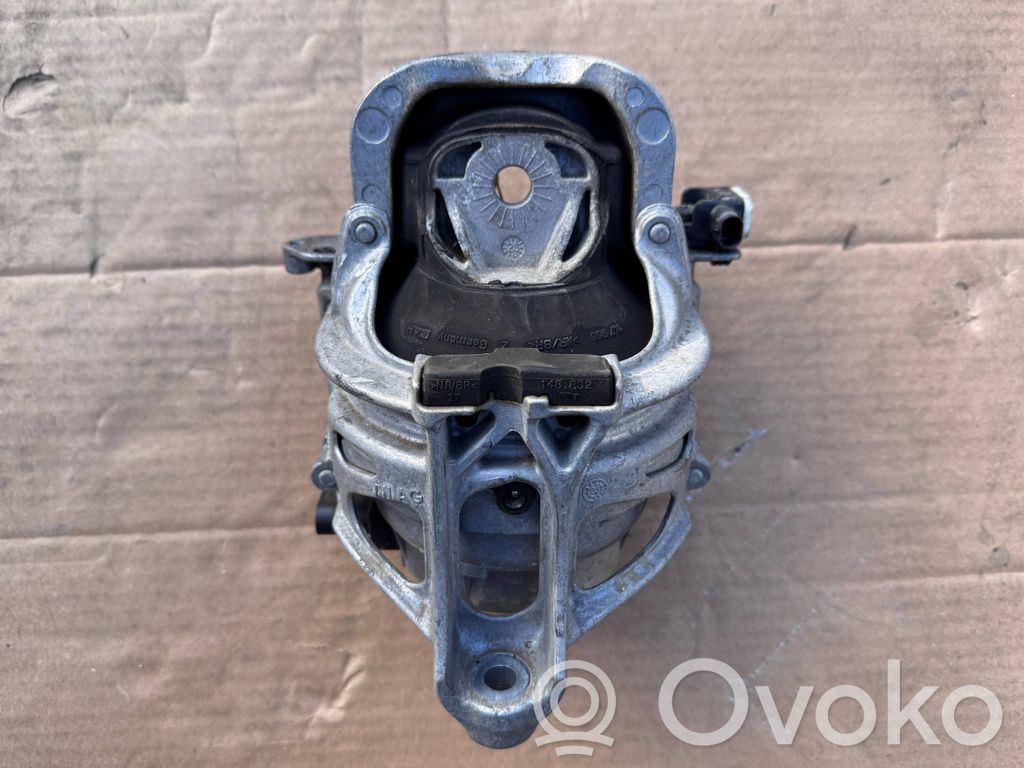 Audi A8 S8 D5 Engine mount vacuum valve 