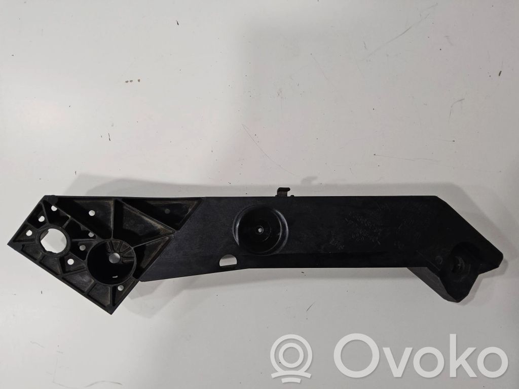 Opel Vivaro Radiatoru paneļa sānu daļa (televizors) 