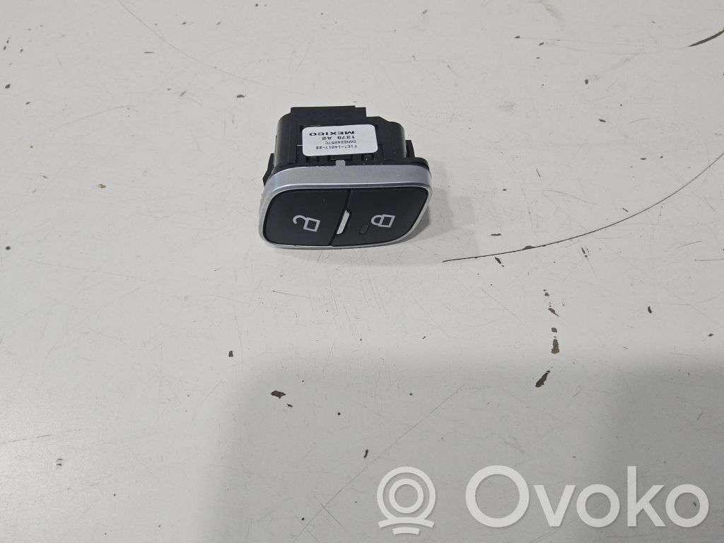 Ford Kuga II Central locking switch button 