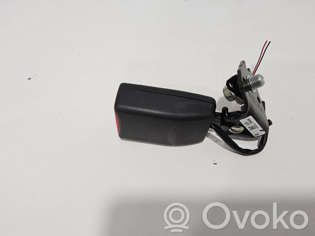 Mazda 2 Rear seatbelt buckle 
