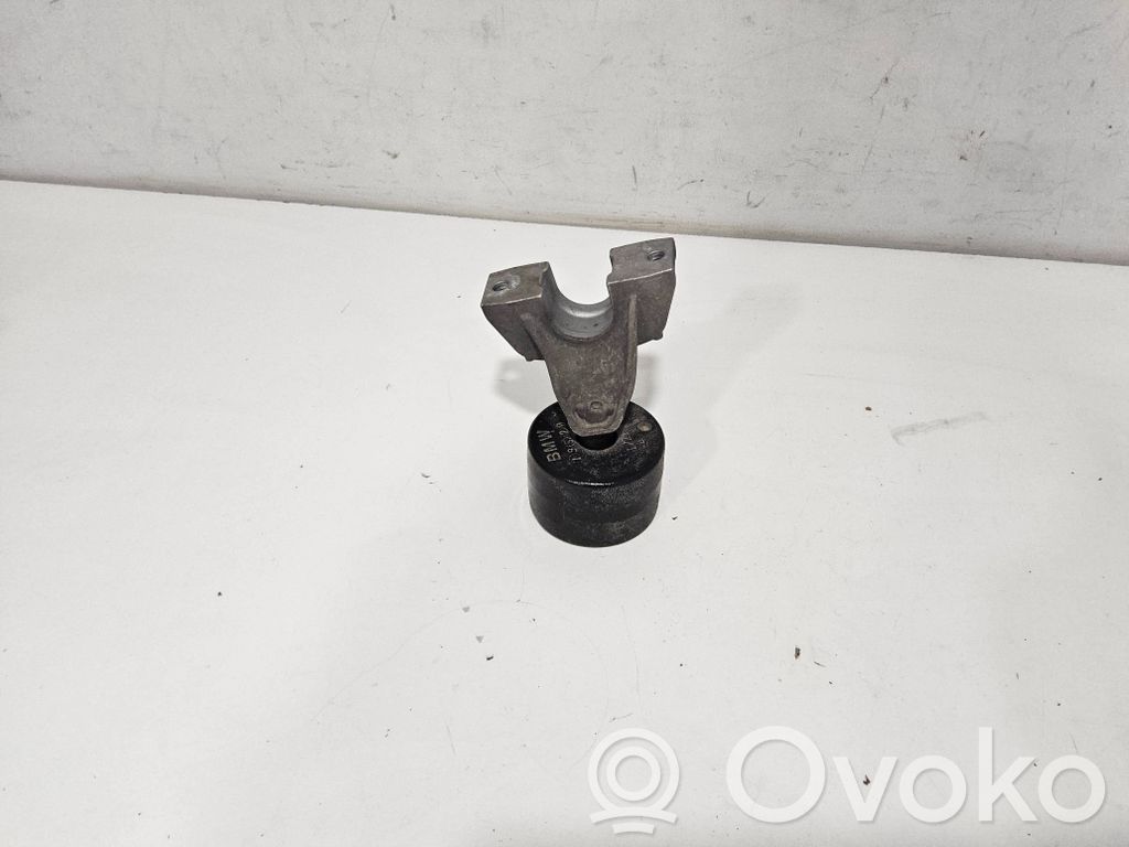 BMW 5 G30 G31 G38 Stabilizatoriaus laikiklis (galas) 