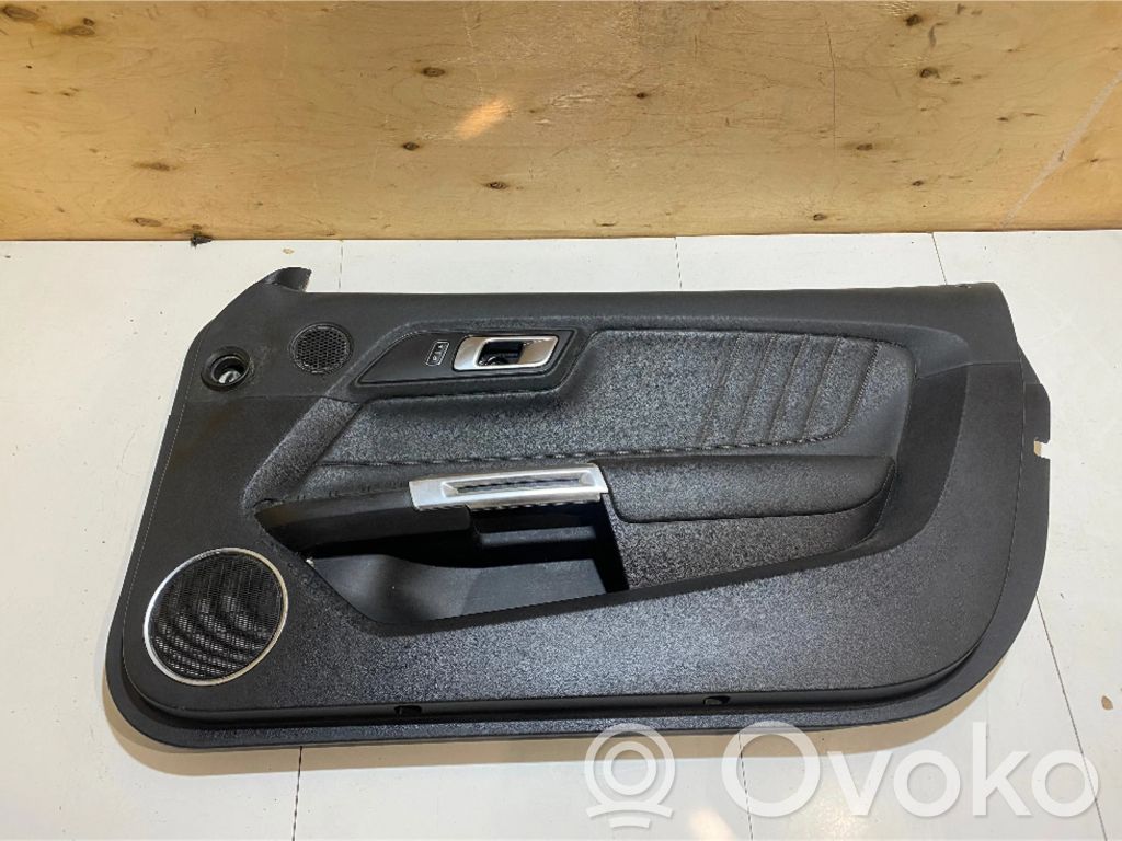 Ford Mustang VI Boczki / Poszycie drzwi przednich 