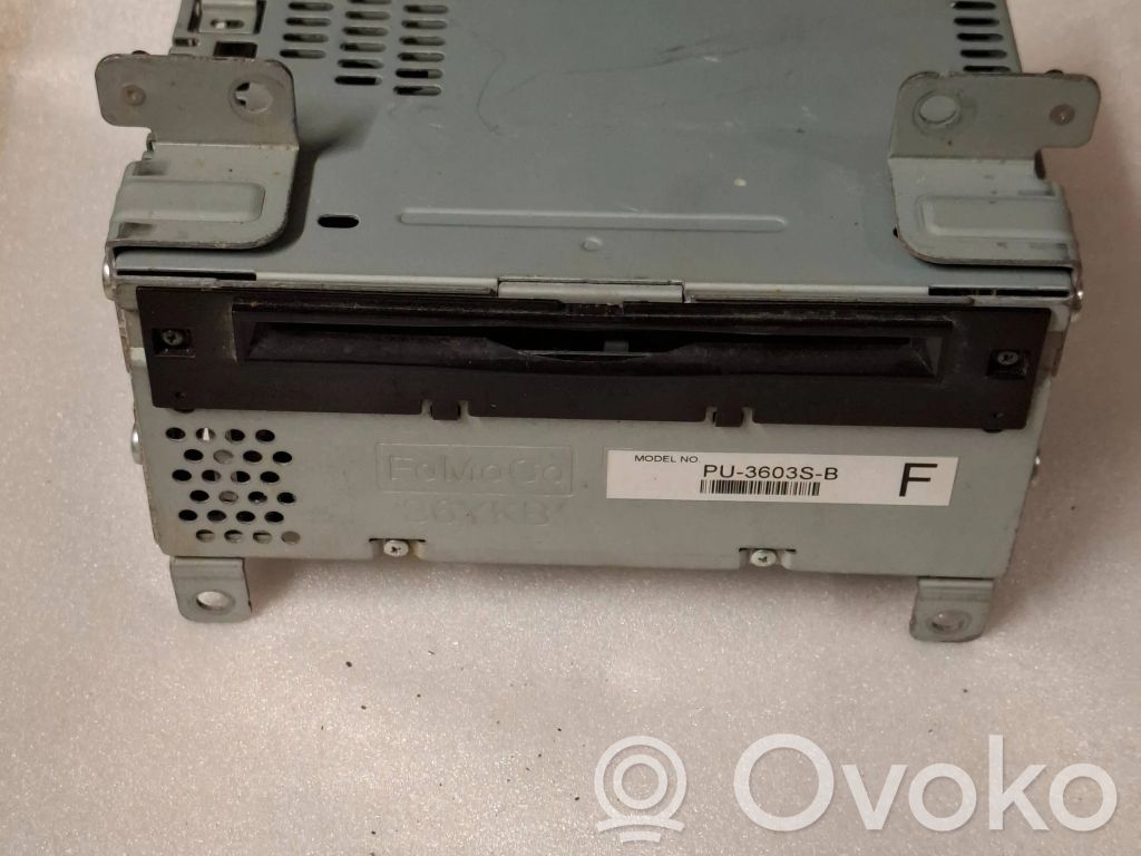 Ford Mustang VI Panel / Radioodtwarzacz CD/DVD/GPS 
