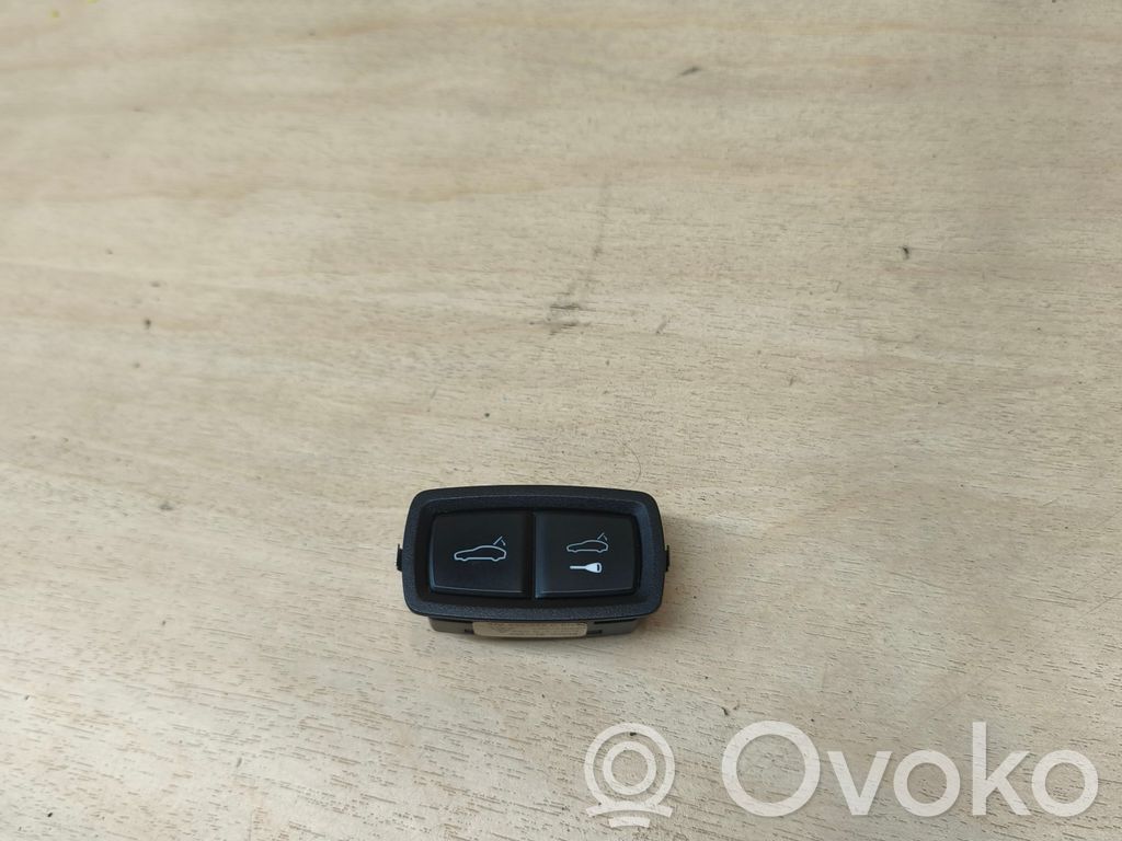 Porsche Panamera (971) Tailgate/boot open switch button 