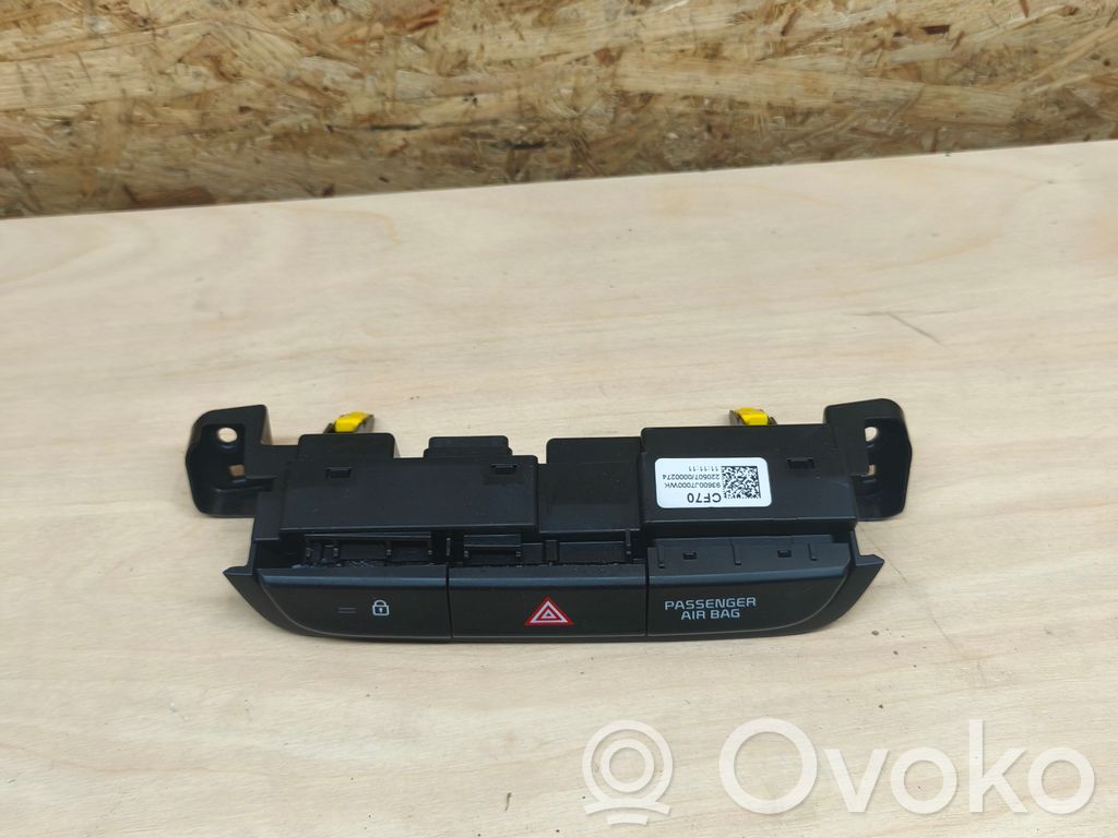 KIA Ceed Hazard light switch 