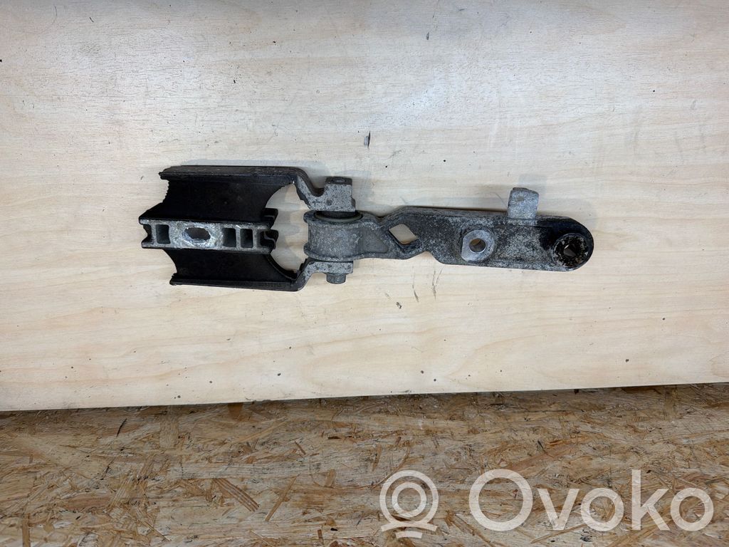 Volvo S90, V90 Engine mount vacuum valve 