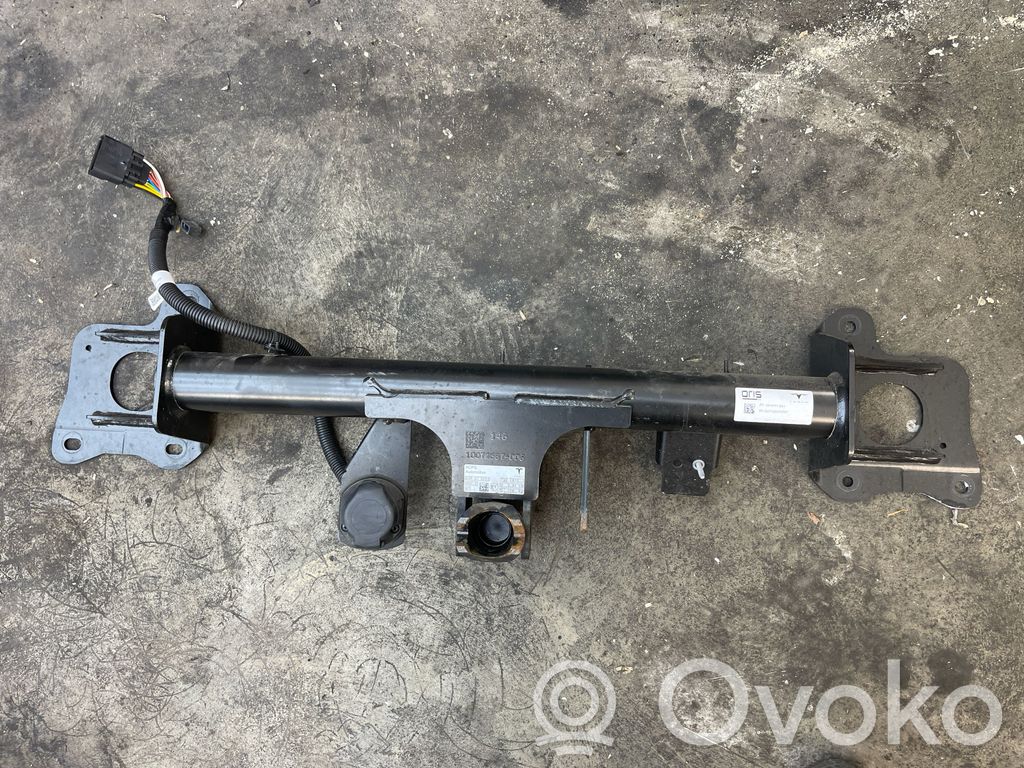 Tesla Model Y Vetokoukku 