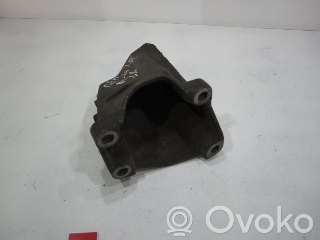 Audi 100 S4 C4 Gearbox mounting bracket 