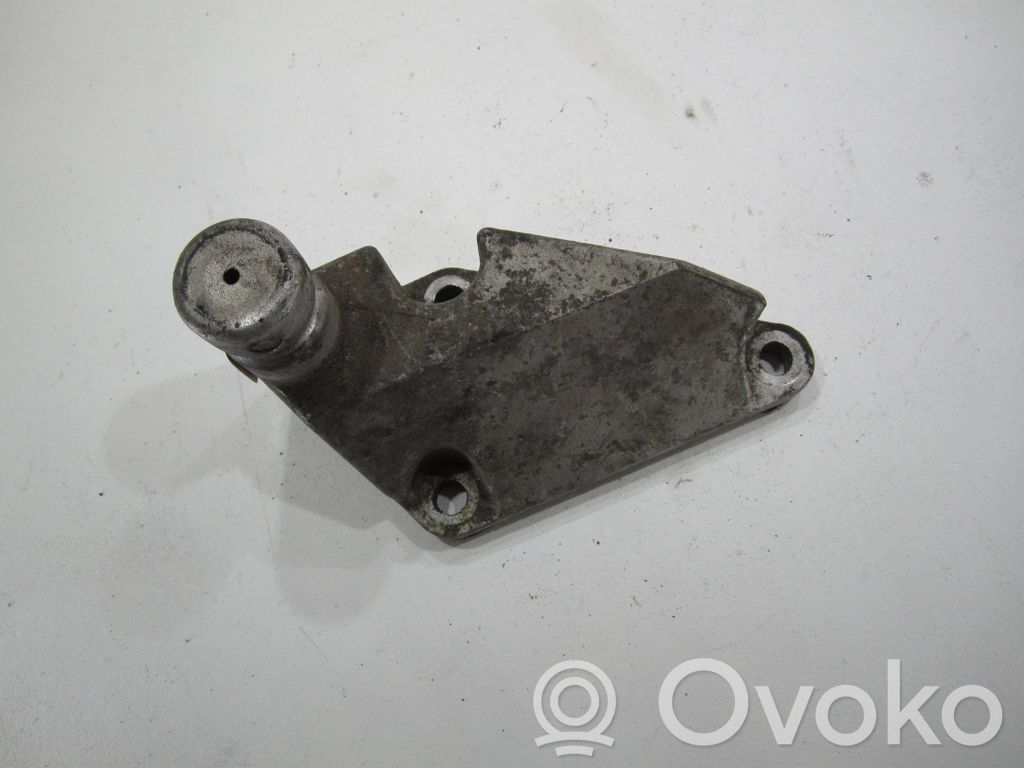 Engine mount bracket   8A0199343B