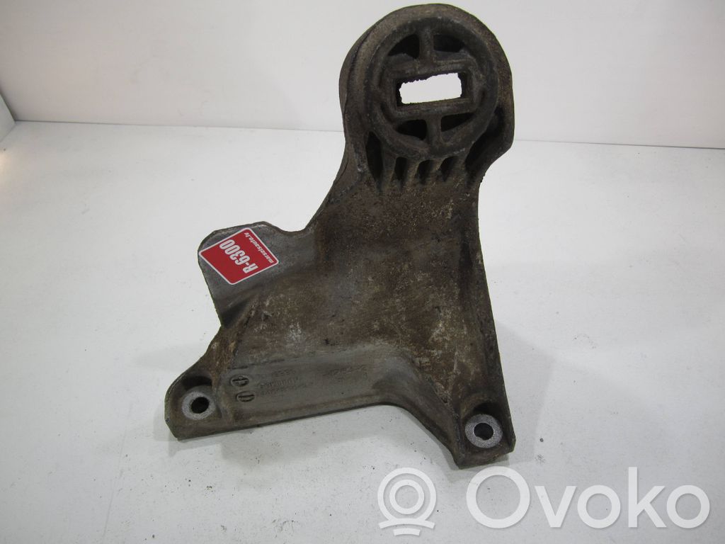 Engine mounting bracket   443199312E