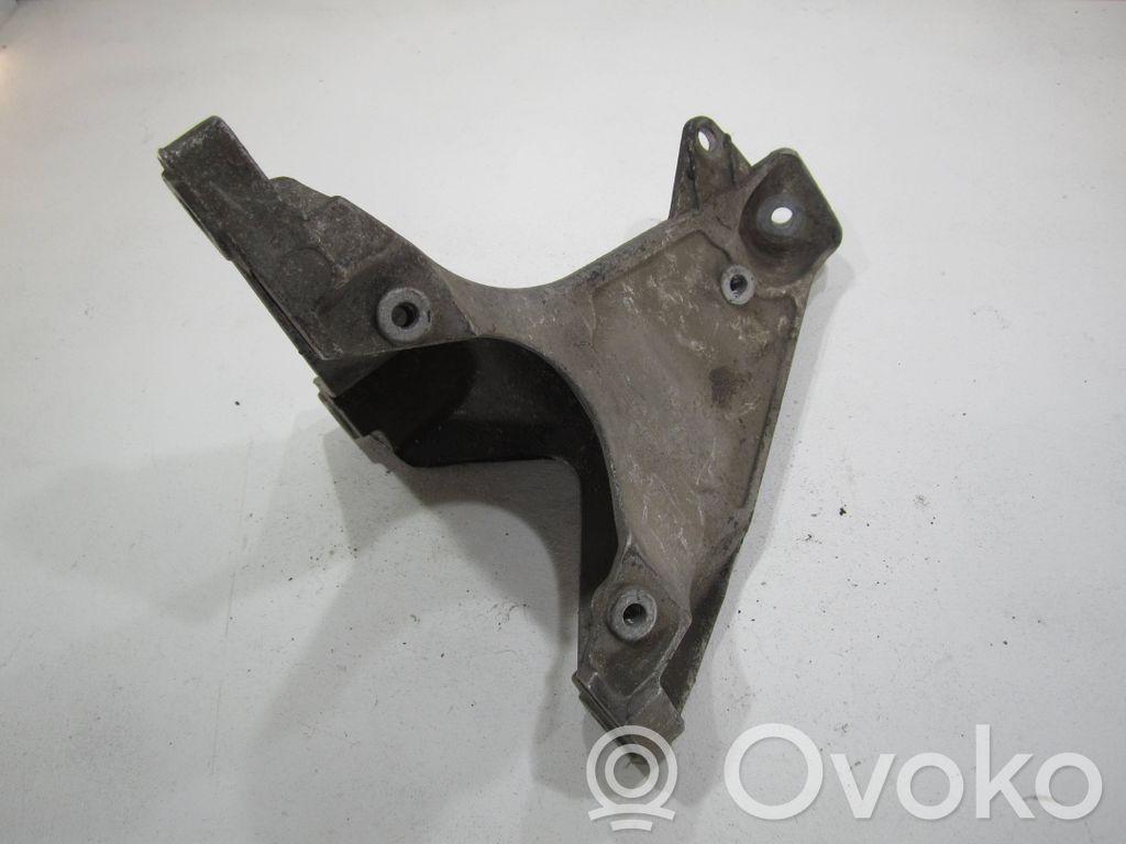 Audi A4 S4 B6 8E 8H Engine mounting bracket 
