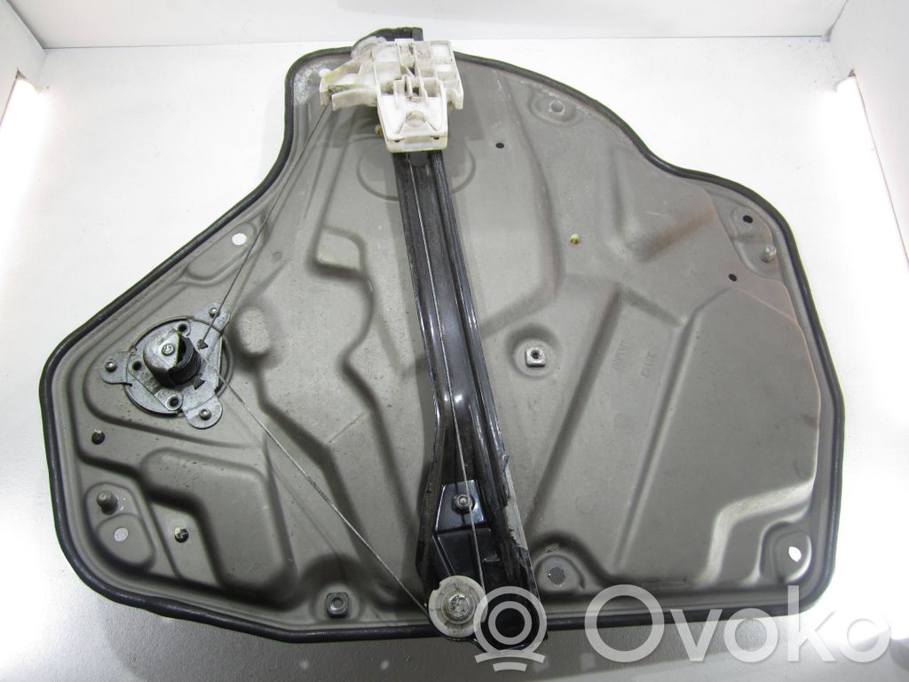 Skoda Octavia Mk2 (1Z) Ręczny podnośnik szyby drzwi tylnych 