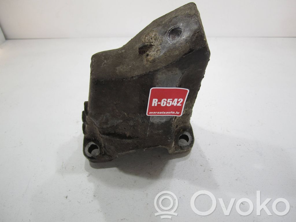 Audi A4 S4 B5 8D Gearbox mounting bracket 