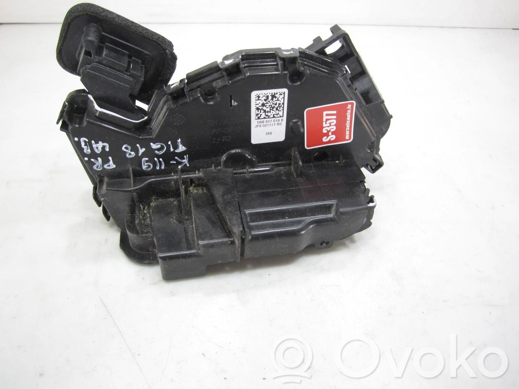 Zamek drzwi przednich   5NB837016B,JPS021117R0,A05549