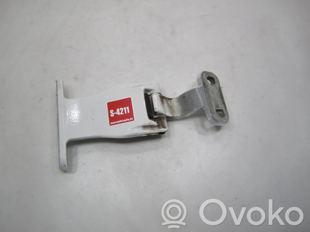 Volkswagen Caddy Loading door lower hinge 