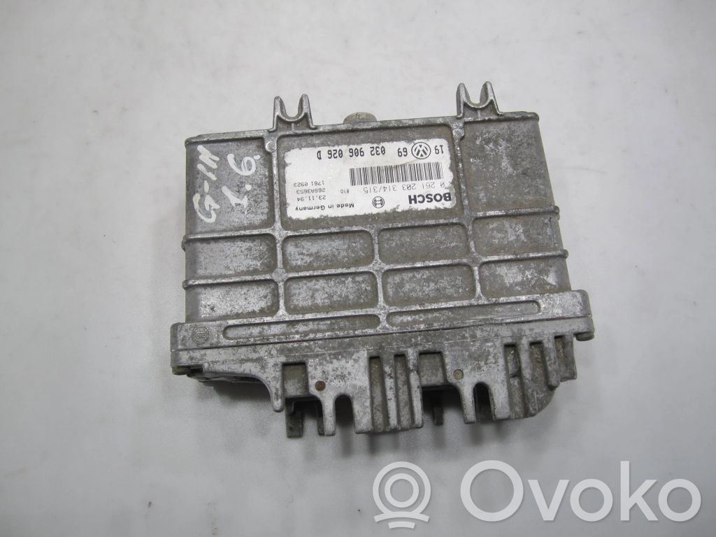 Volkswagen Golf III Engine control unit/module 