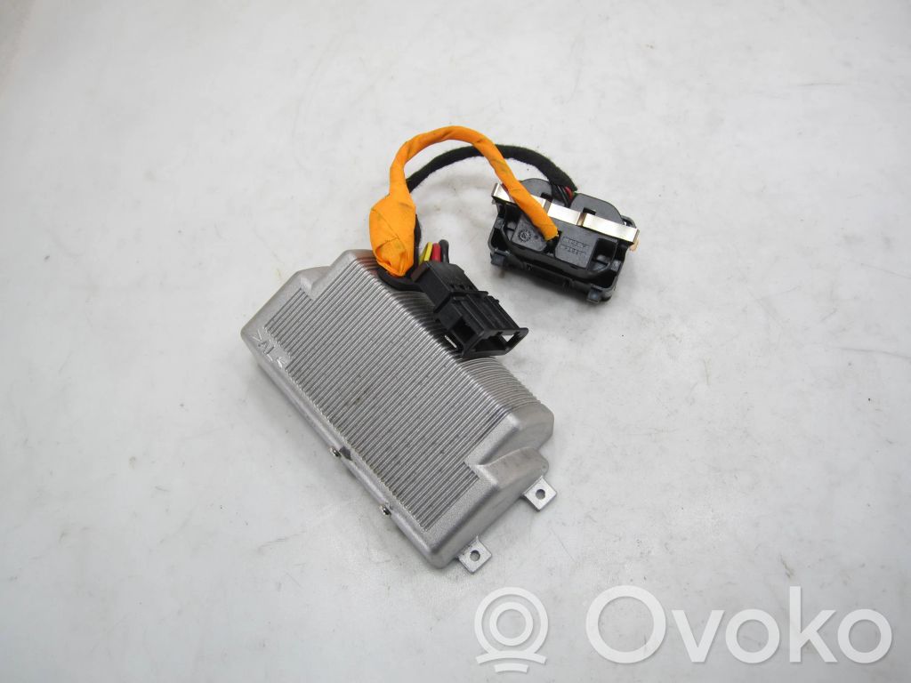 Volkswagen PASSAT B7 Inversor/convertidor de voltaje 