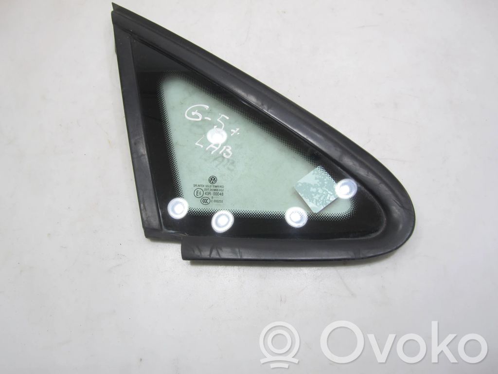 Volkswagen Golf Plus Front triangle window/glass 