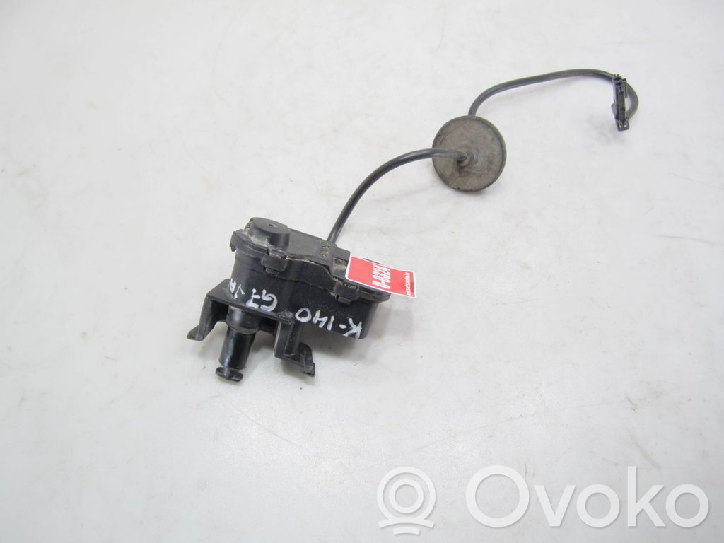 Volkswagen Golf VII Fuel tank cap lock motor 