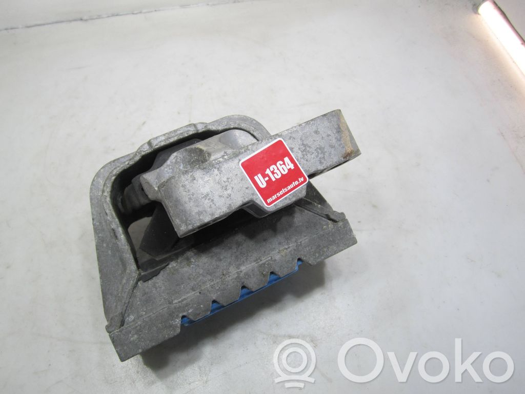 Volkswagen Golf VI Engine mount bracket 