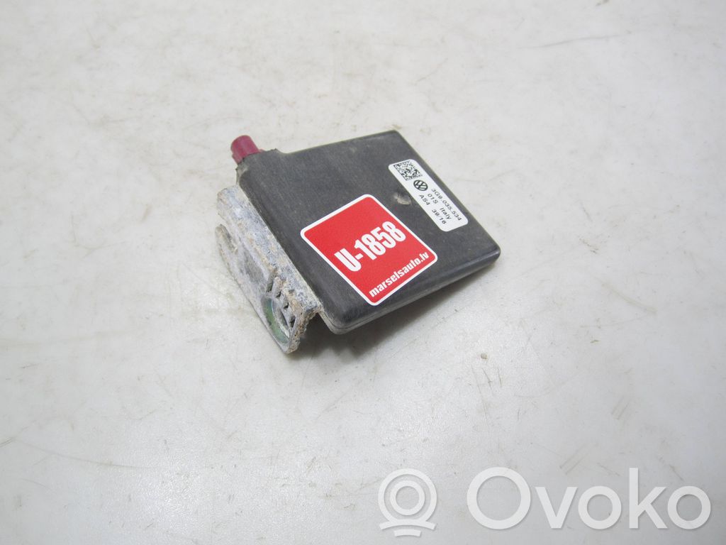 Volkswagen PASSAT B8 Amplificateur d'antenne 