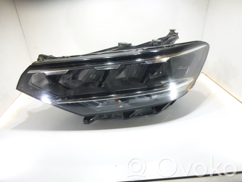 Volkswagen PASSAT B8 Lampa przednia 