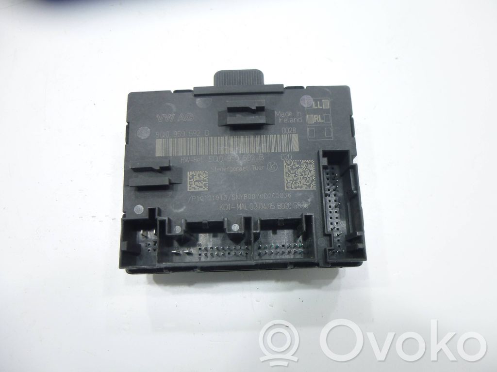 Volkswagen PASSAT B8 Door control unit/module 