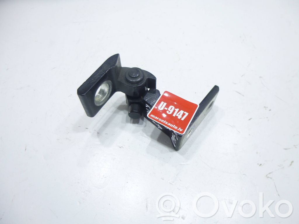 Volkswagen PASSAT B8 Rear door upper hinge 