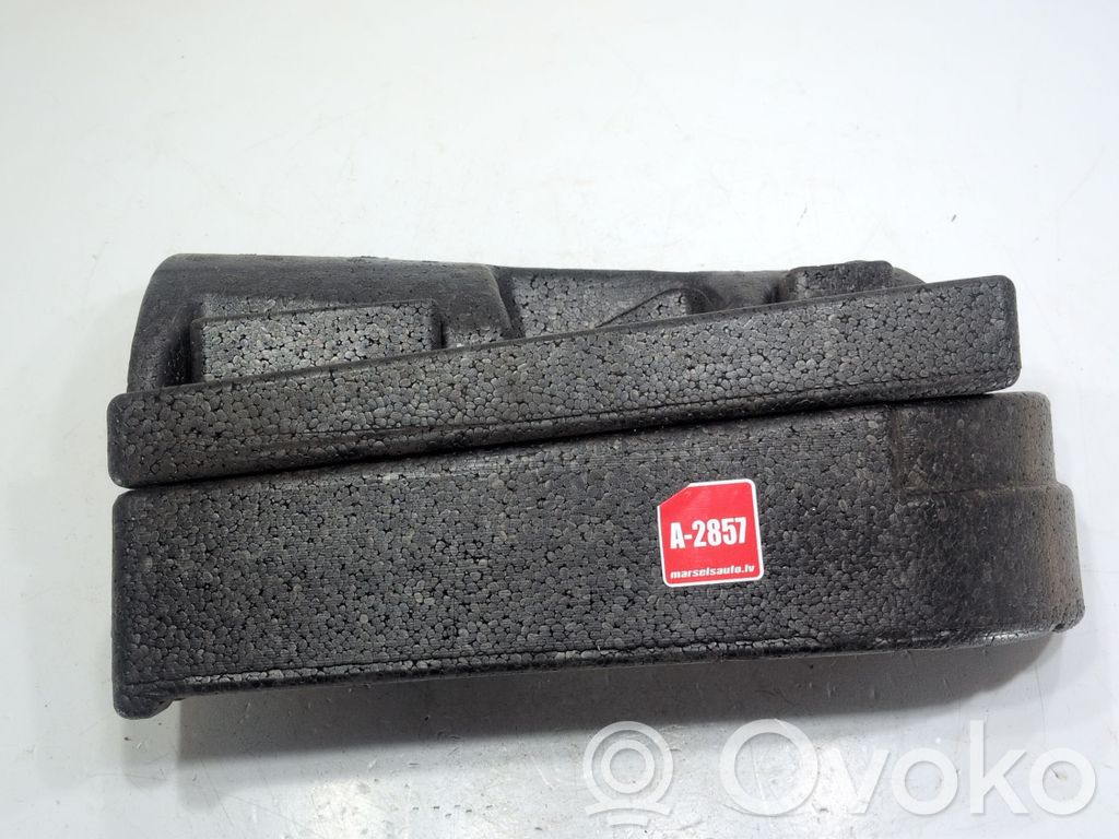 Audi A1 Etuoven äänieriste 
