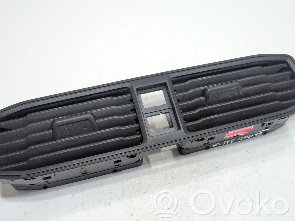 Volkswagen Caddy Dysze / Kratki środkowego nawiewu deski rozdzielczej 